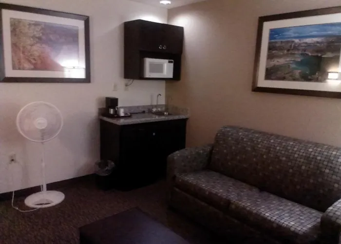 Days & By Wyndham Powell Hotel Page