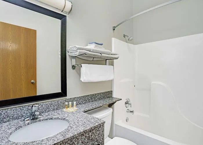 Hotel Days & By Wyndham Powell