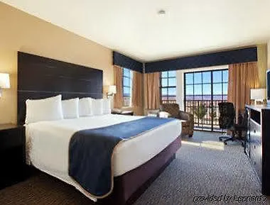 Hotel Days & By Wyndham Powell 3*