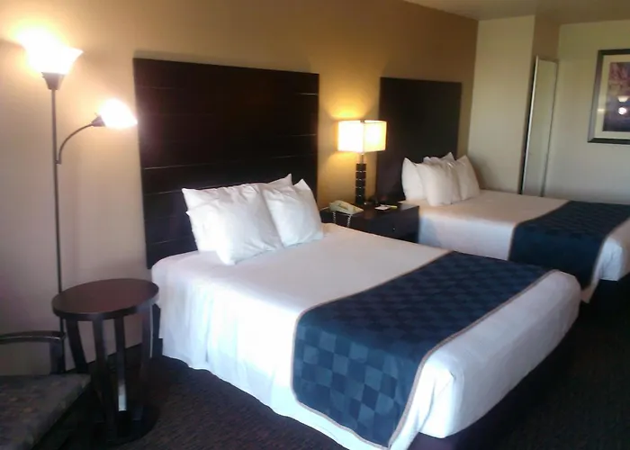 Hotel Days & By Wyndham Powell